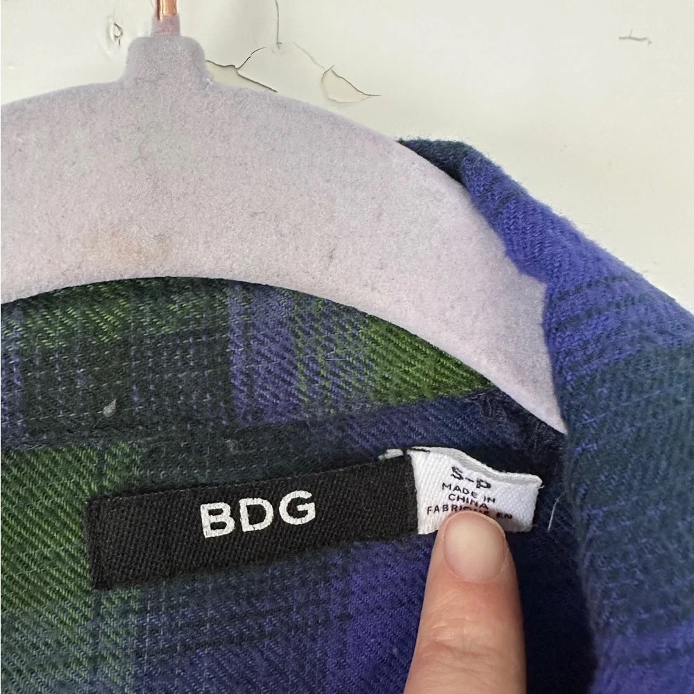 UO Brendan Drapey Flannel Oversized Blue Green Button-Down Shirt in Size Small - Picture 8 of 9